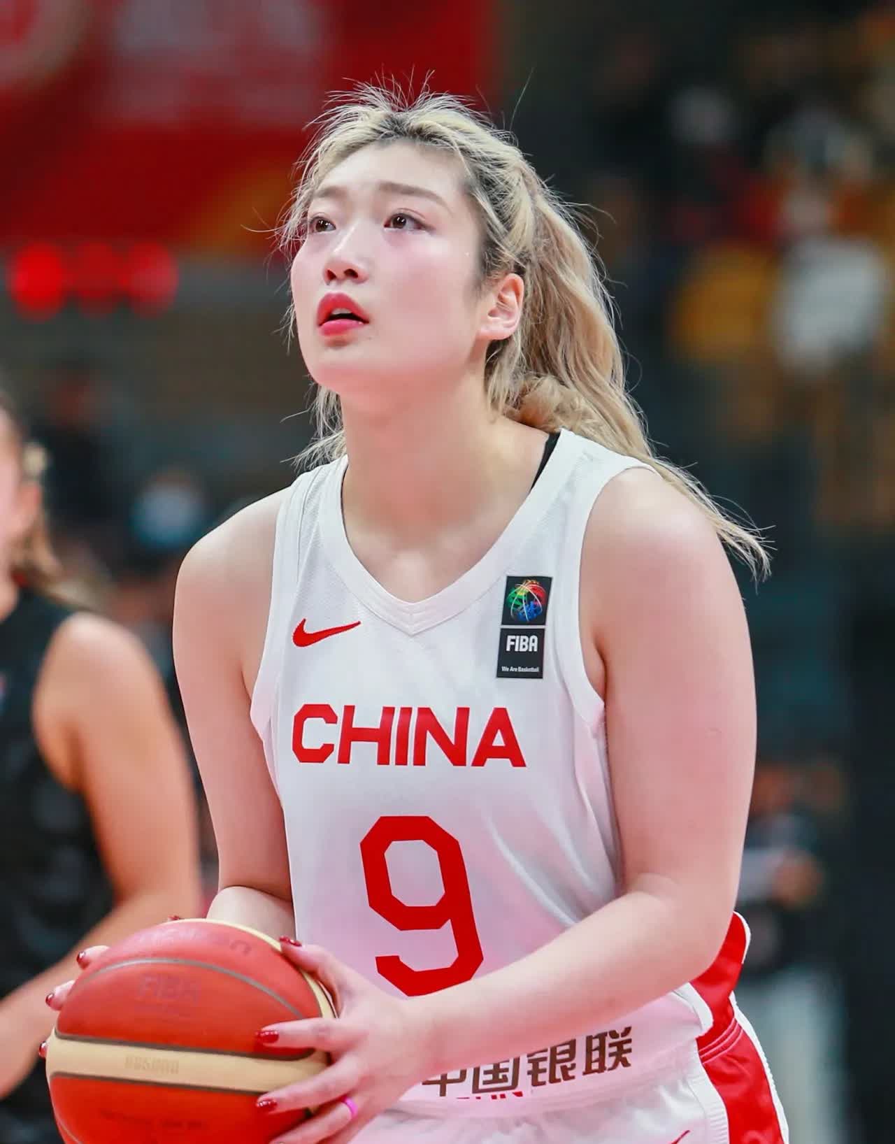 开云下载-加拿大女篮强势晋级，冲刺金牌