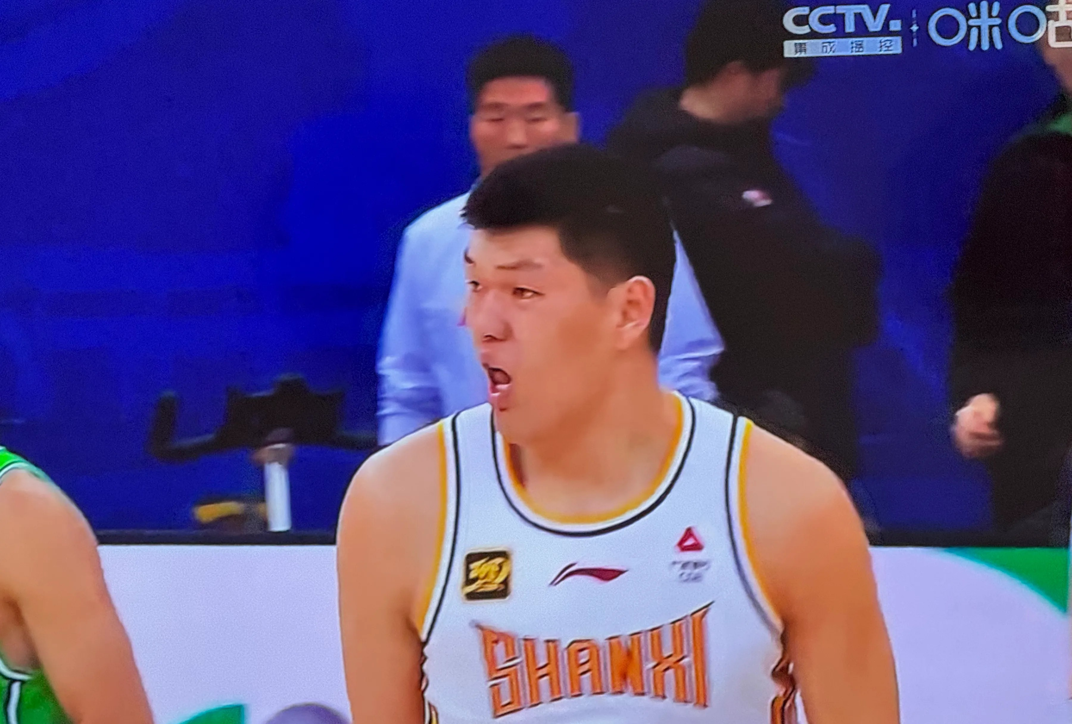 山西男篮在比赛中全力以赴，取得胜利的简单介绍