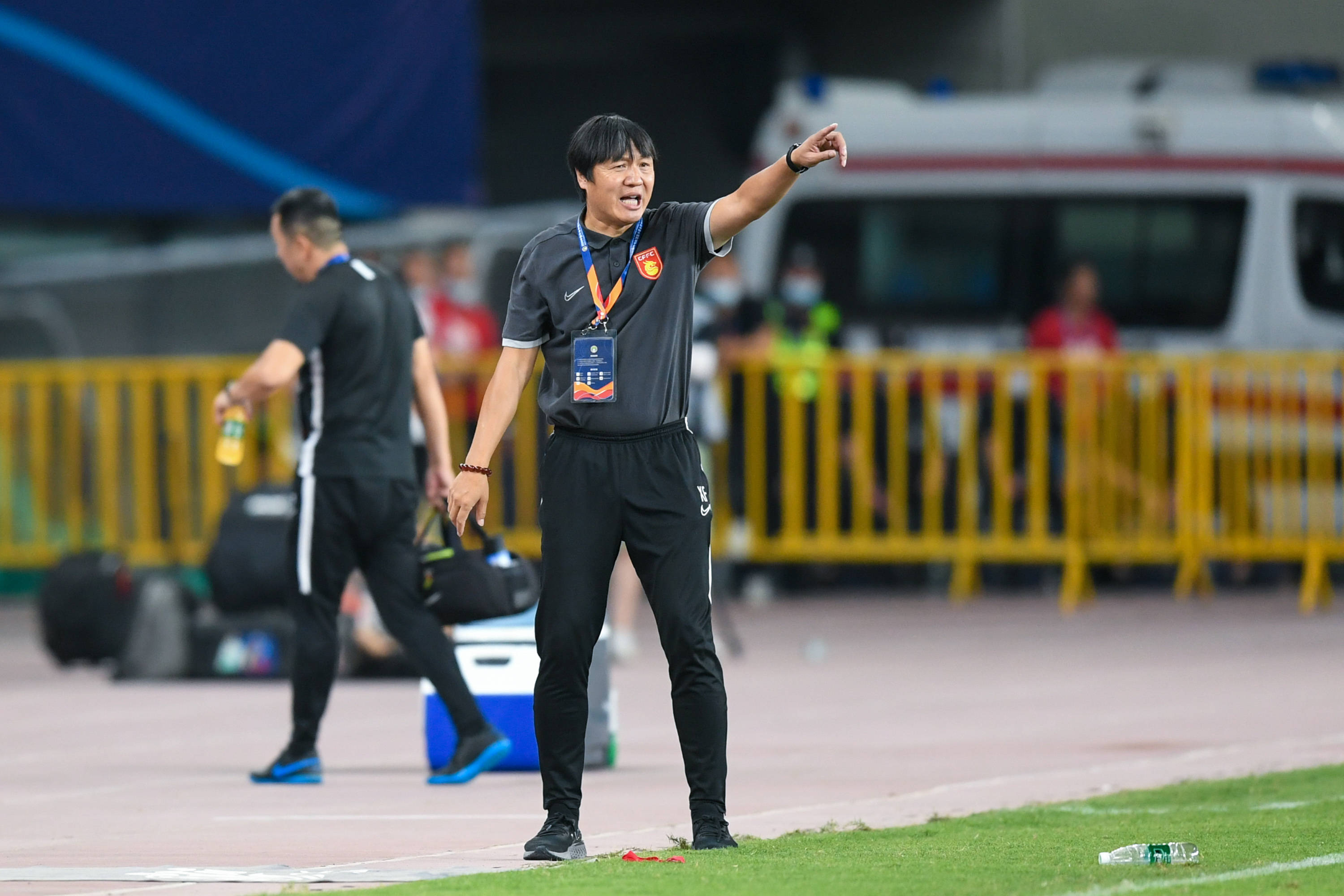 上港胜华夏幸福，豪取七连胜！