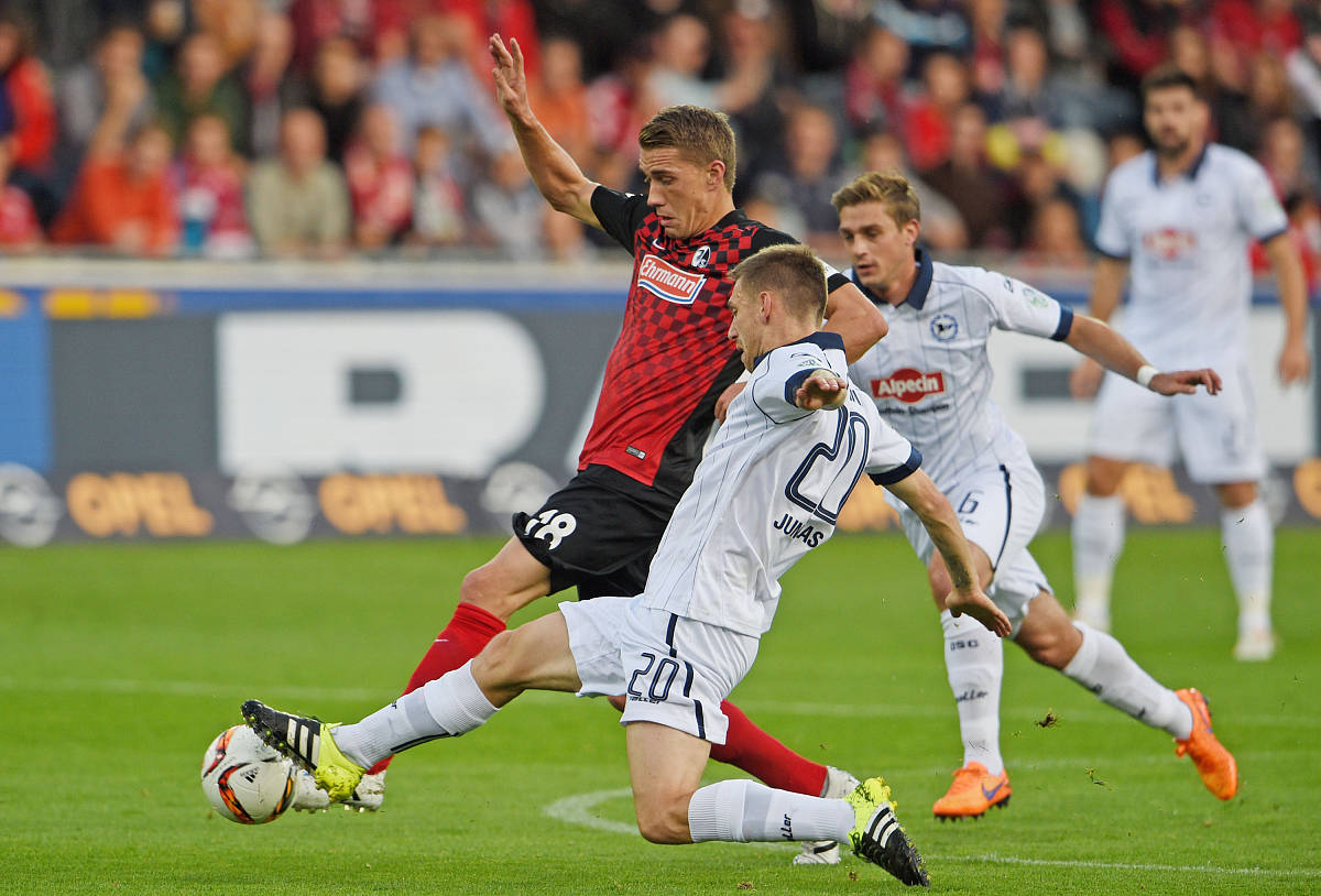 弗莱堡足球俱乐部迎来转折,取得关键胜利 弗莱堡足球俱乐部迎来转折,取得关键胜利
