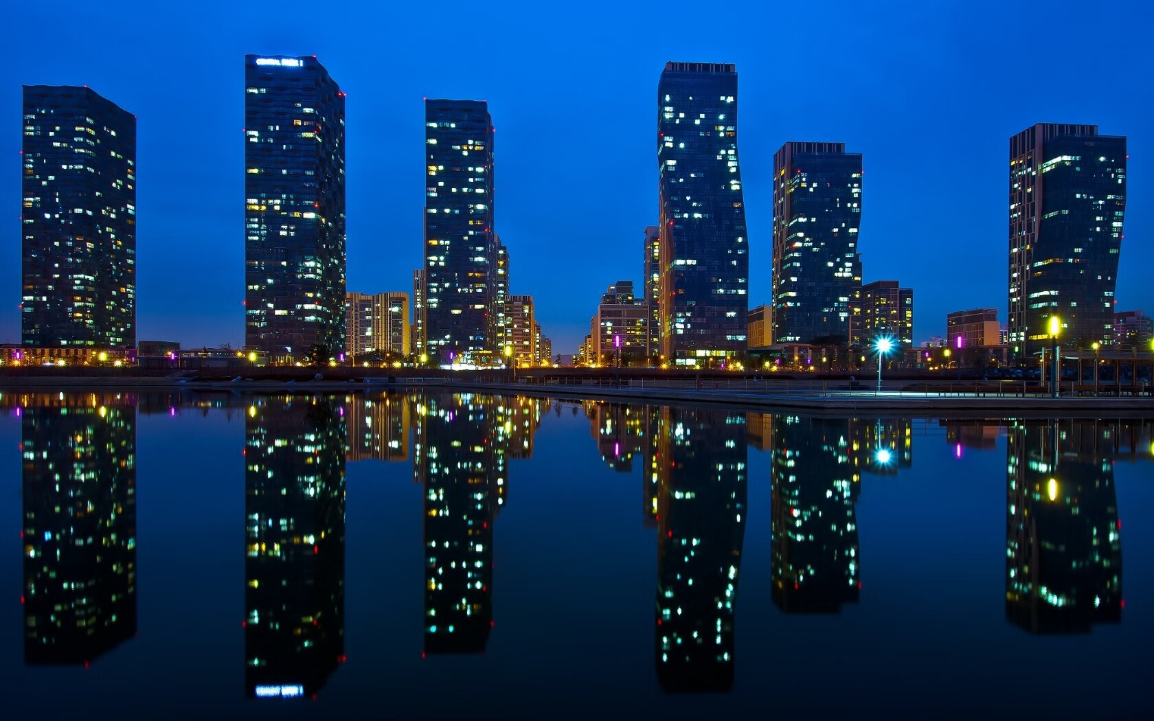 开云体育下载-跨界风暴,掘金血拼黄蜂,恩比德在西甲国家德比中接管比赛