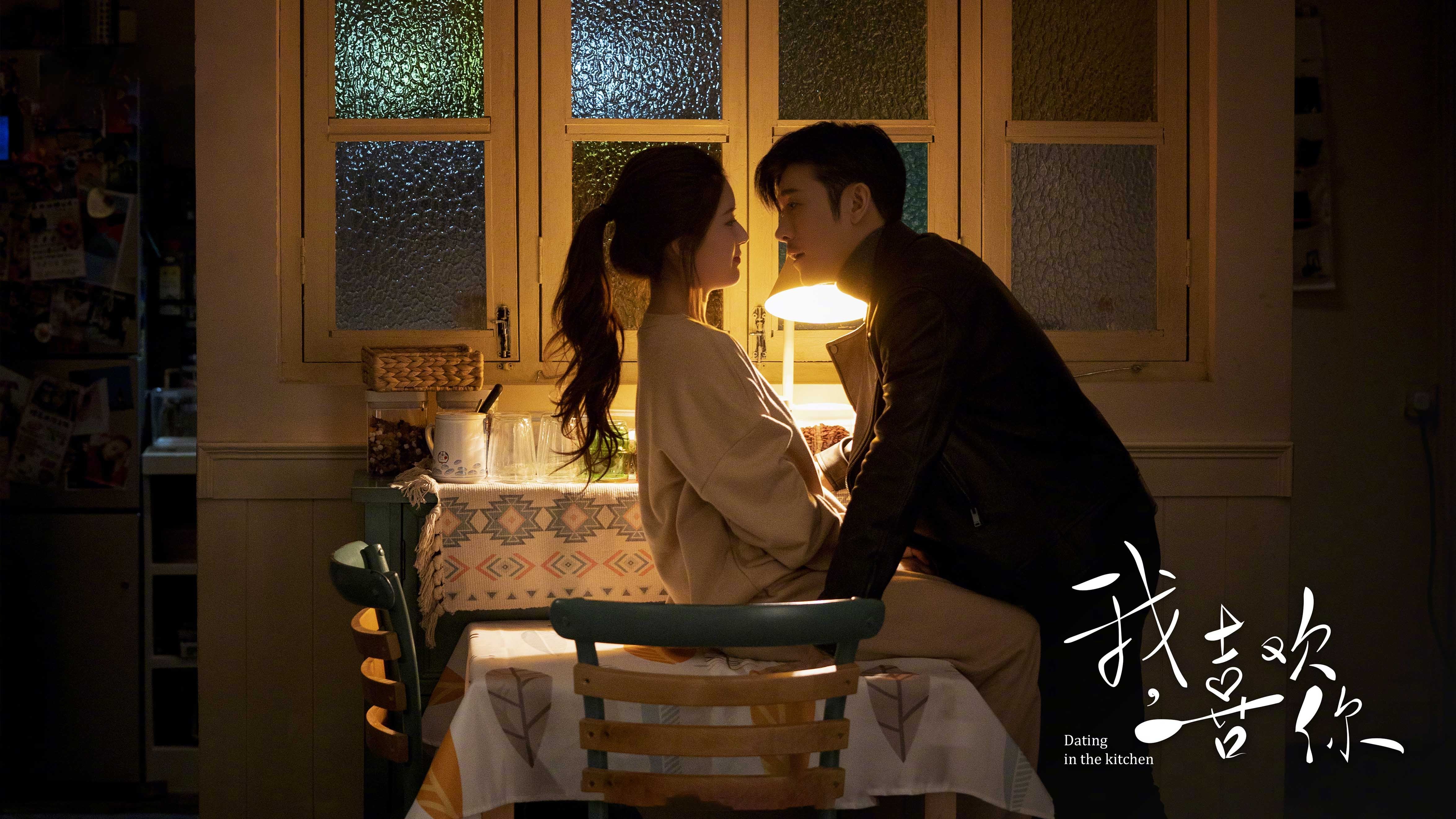 拉什福德爆发!里昂正面击溃阿尔及利亚,上演足球双城记