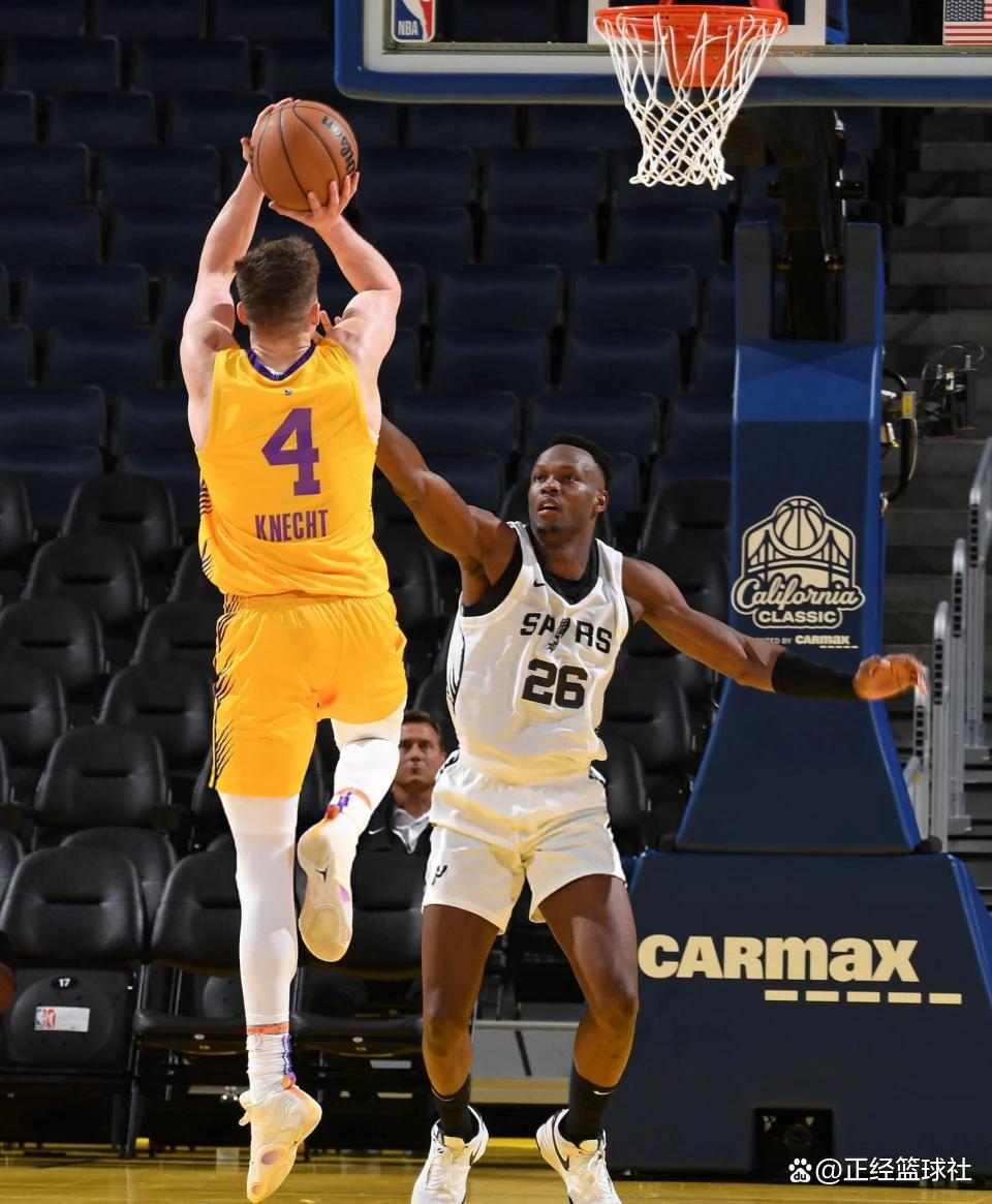 意甲焦点战焦点战，湖人加时取胜尼克斯